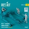 RESKIT RSF32-0052 MJ-4 Jammer (MHU-83 B/E) driver & airmen (scene 2) (3 pcs) (3D Printed) (1/32)